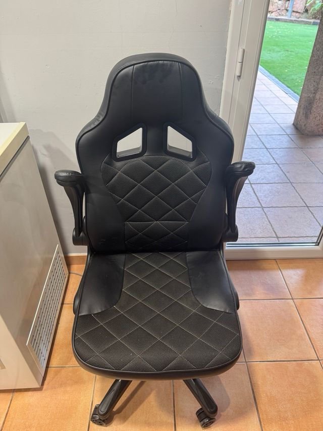 Silla gaming negra