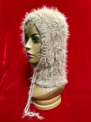 Passamontagna effetto pelliccia con coulisse