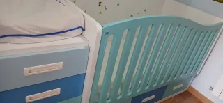 Cuna convertible con cajones. Se regala colchón.
