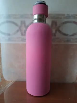 Botella de agua rosa de aluminio