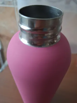 Botella de agua rosa de aluminio