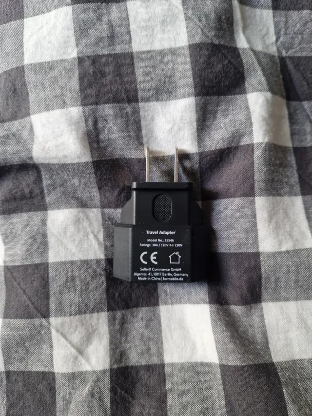 Adattatore da viaggio kwmobile 15546