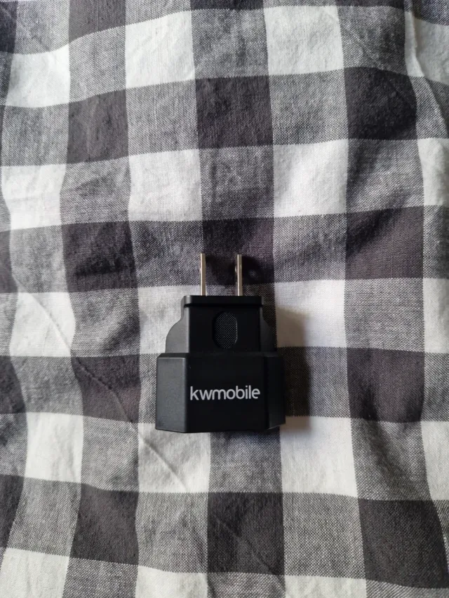 Adattatore da viaggio kwmobile 15546