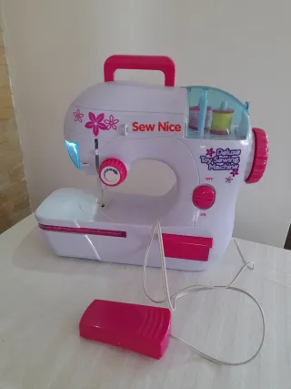 Máquina de coser infantil Sew Nice juguete