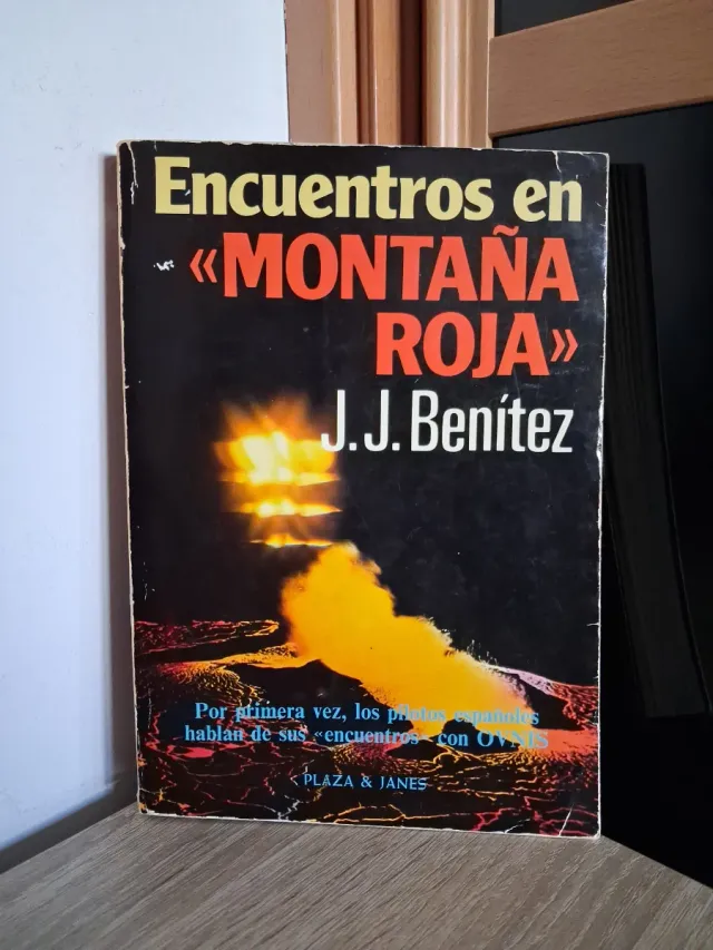 Encuentros en "Montaña Roja" (Spanish Edition)
