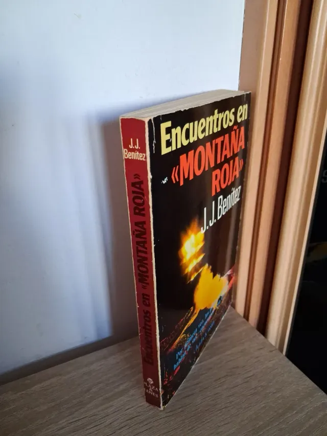 Encuentros en "Montaña Roja" (Spanish Edition)