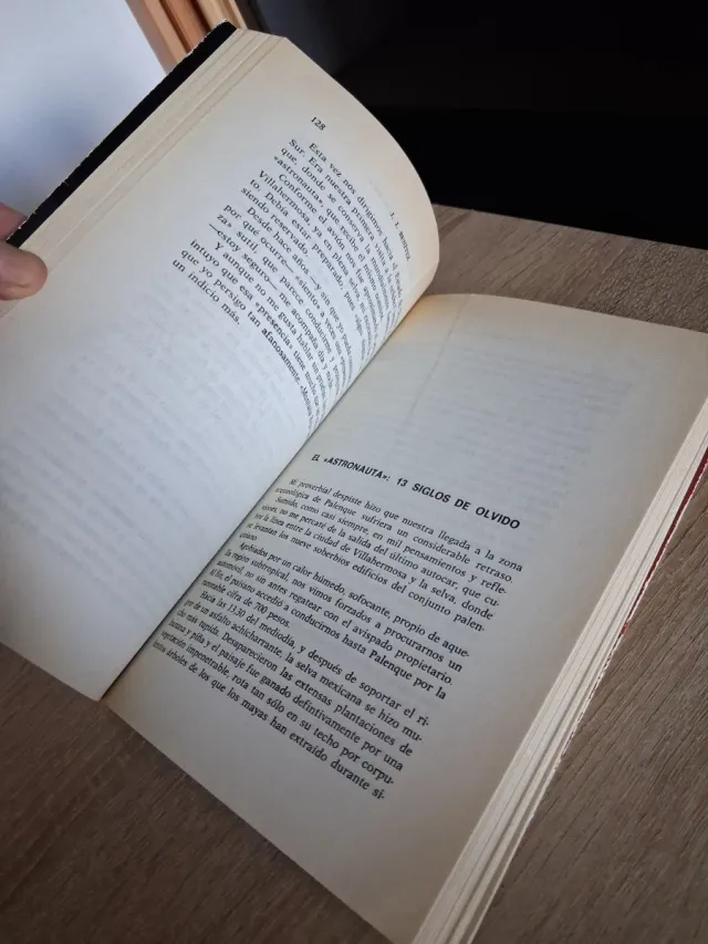 Encuentros en "Montaña Roja" (Spanish Edition)