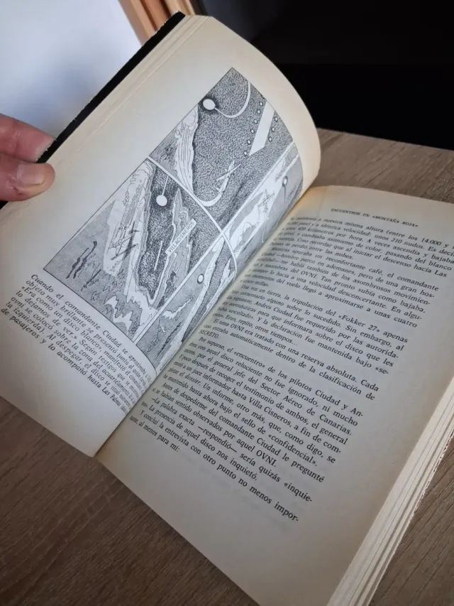 Encuentros en "Montaña Roja" (Spanish Edition)