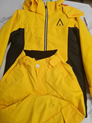 Conjunto de nieve infantil amarillo talla 6/8 años