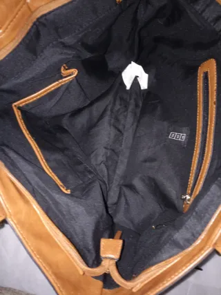 Bolso de mano de cuero marrón