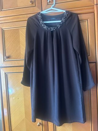 Vestido fiesta pedrería cuello regalo foulard