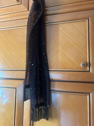 Vestido fiesta pedrería cuello regalo foulard