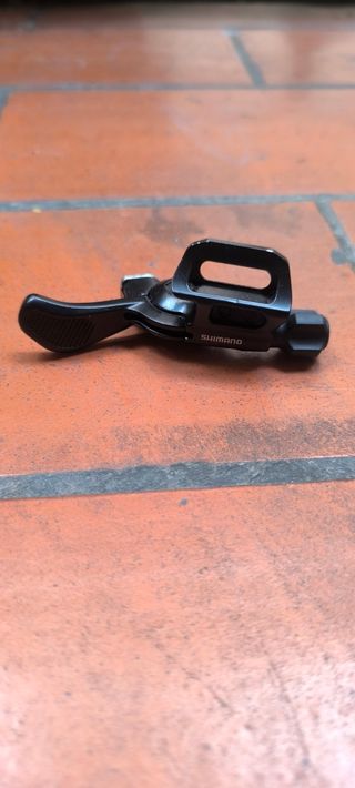 Mando Tija Shimano SL-MT800-IL