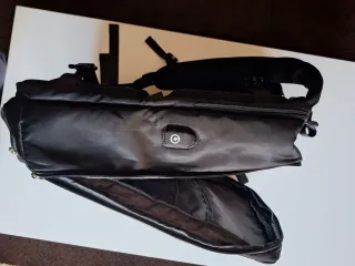 Mochila de viaje negra