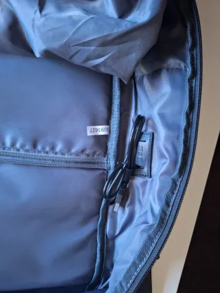 Mochila de viaje negra