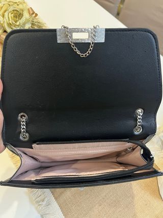 Borsetta nera ecopelle con borchie