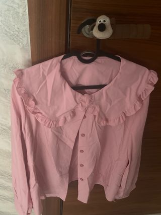 Camisa rosa con cuello volantes Talla L