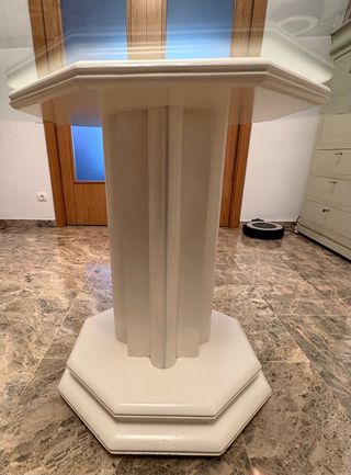 Tavolo da Salotto Ottogonale in Cristallo e Base Bianca