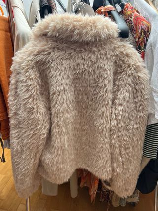 Abrigo pelo beige Mango Talla XS/S