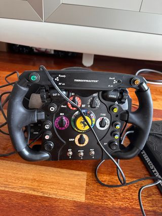 Volante y Pedales Thrustmaster