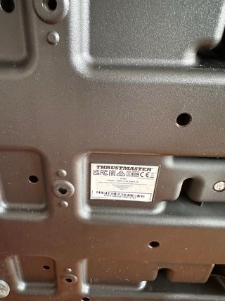 Volante y Pedales Thrustmaster
