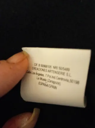 Elegante abrigo negro mujer