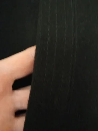 Elegante abrigo negro mujer