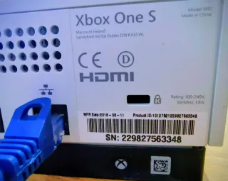 Xbox One S Blanca + 2 Mandos + GTA V