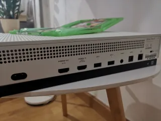 Xbox One S Blanca + 2 Mandos + GTA V