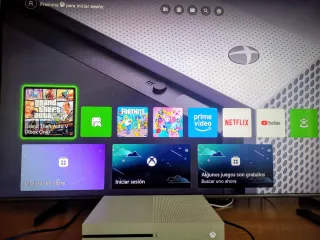 Xbox One S Blanca + 2 Mandos + GTA V