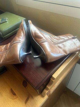 Botines de piel marrones