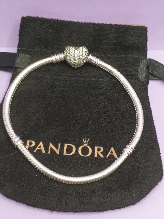 Pulsera Pandora Corazón Brillante Plata.mide 19 cm