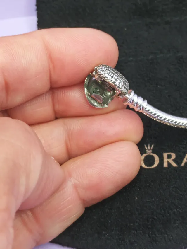 Pulsera Pandora Corazón Brillante Plata.mide 19 cm