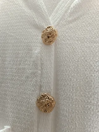 Chaqueta blanca con botones dorados Talla Única