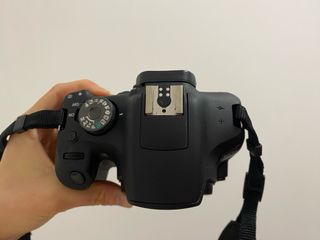 Canon EOS 2000D + Obiettivo 18-55mm IS II