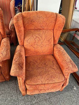 Poltrona reclinabile con poggiapiedi