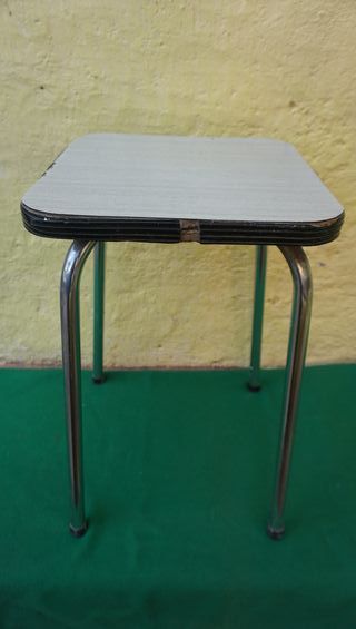 Sgabello vintage in metallo grigio e legno