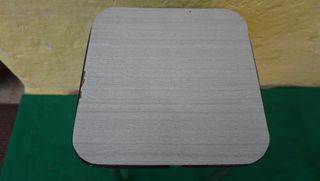 Sgabello vintage in metallo grigio e legno