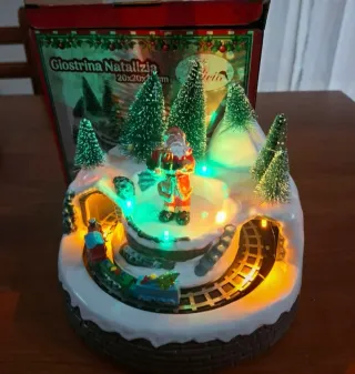 Giostrina Natalizia con trenino e luci