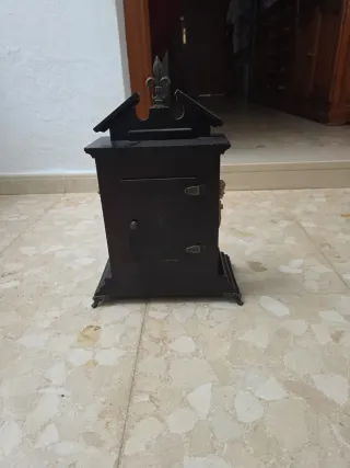 Reloj de sobremesa clásico