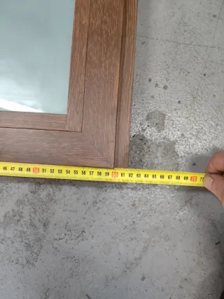 Ventana aluminio imitación madera 545x615mm