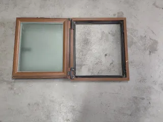 Ventana aluminio imitación madera 545x615mm