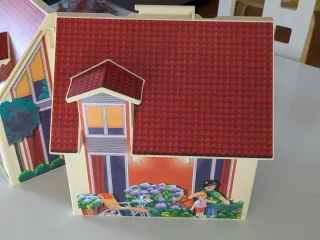 Casa Playmobil 5167 con figuras y accesorios