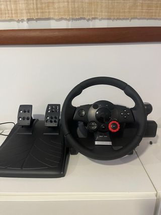 Volante y Pedales Logitech PS3