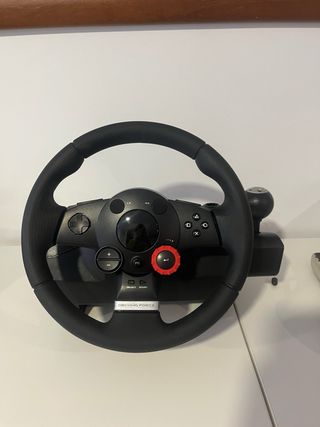 Volante y Pedales Logitech PS3