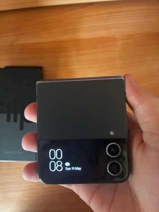 Samsung Galaxy Z Flip 4 5G + Watch 4