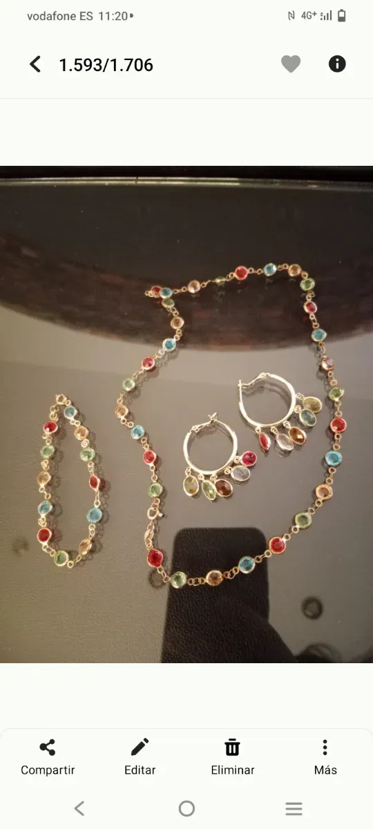 Juego de bisutería dorado con piedras