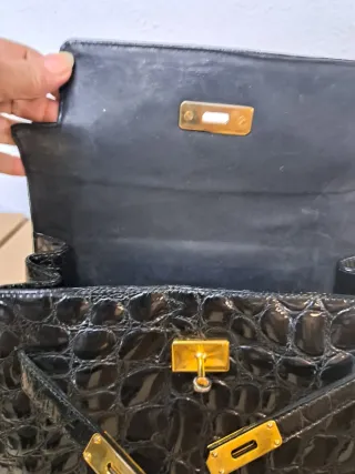 Bolso Piel Labrada Tipo Kelly Negro