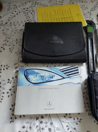 Manual, botiquín y enganche Mercedes Clase A