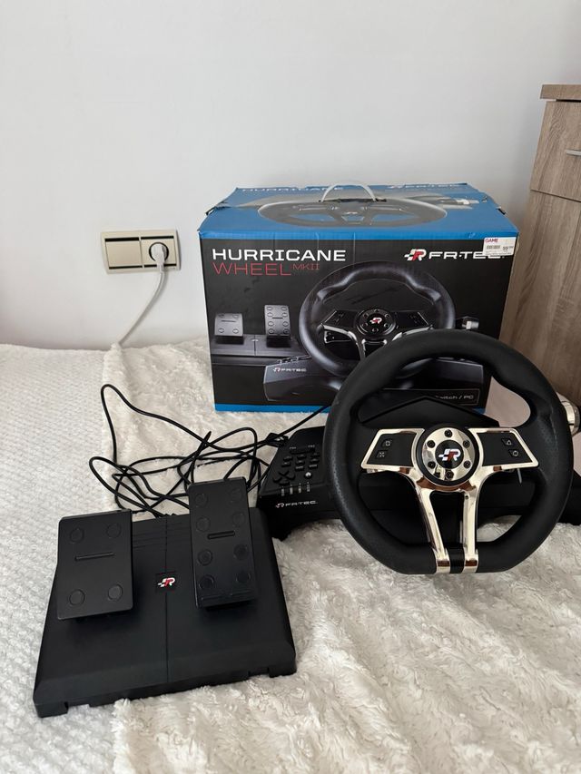 Volante FR-TEC Hurricane MKII con Pedales